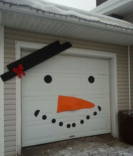 Tips for Hanging Christmas Lights Around Your Garage Door